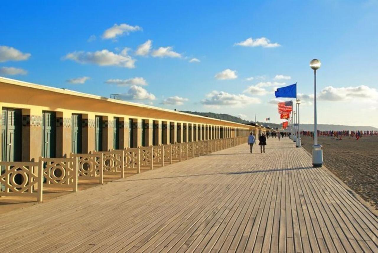 Echappee Chic - Balcon - 150 M Casino Deauville & Plage Esterno foto